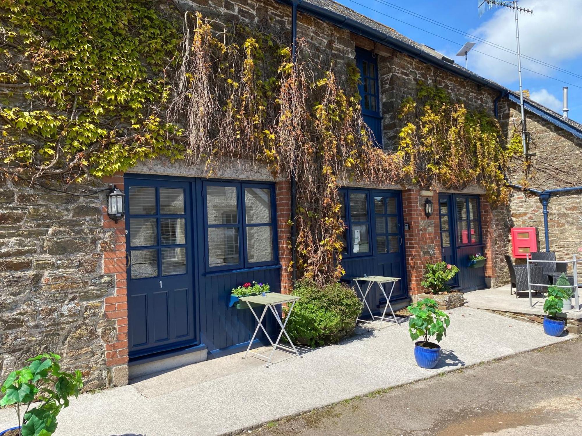 Hotel The Ivy Barn Holbeton Exterior foto